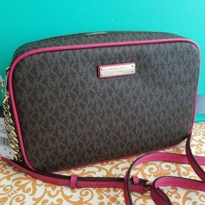 SOLD!!!Michael kors Crossbodies